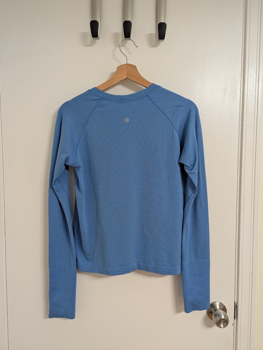 Lululemon Swiftly Tech Long Sleeve Crop - Blue Nile - Picture 2 of 4